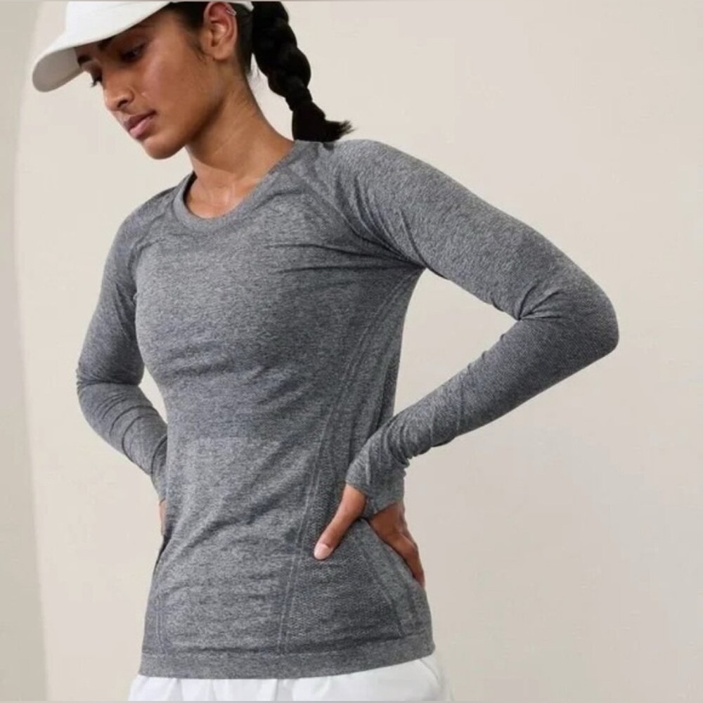 Athleta Momentum Seamless Long Sleeve Top in a charcoal heather